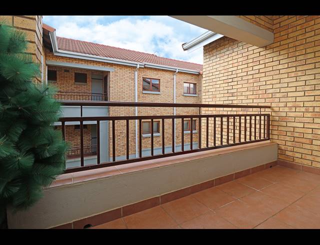 2 BEDROOM APARTMENT FOR SALE IN RANDPARK RIDGE